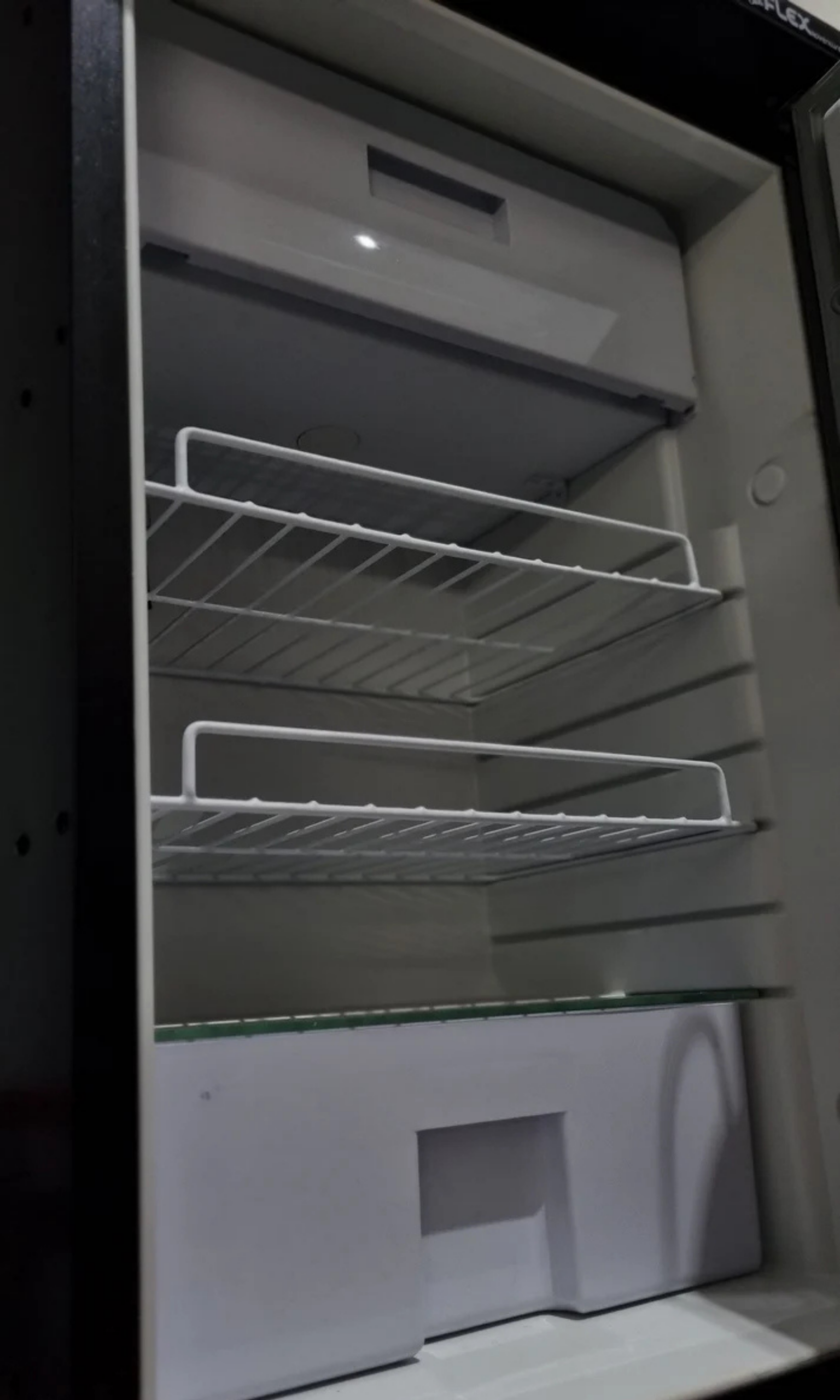 Flex R85s Dual-Zone Upright Fridge-Freezer - Image 4